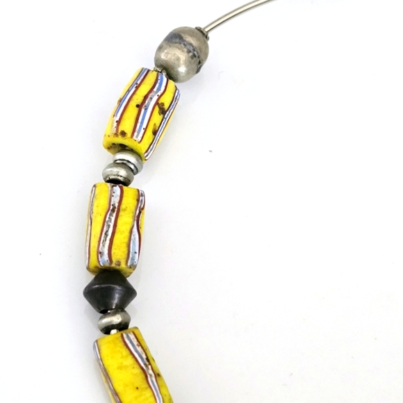 Vintage Mixed African Tribal Yellow Wood Beaded Metal Choker Necklace - Picture 5 of 6